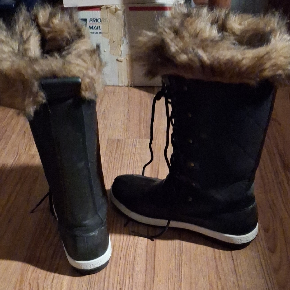 Faux Fur Lined Black Winter Boots - Picture 4 of 5